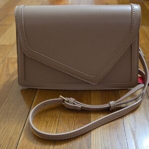 Elegant Tan Women's Bag